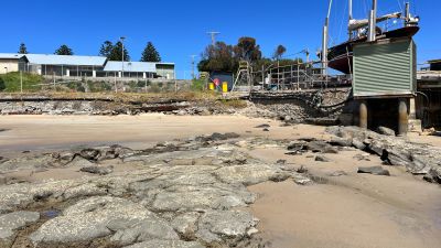 Current seawall